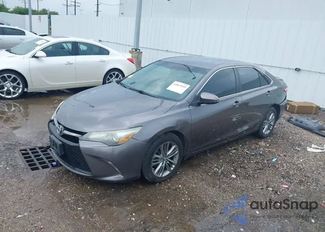 2015 Toyota Camry Se z USA, uszkodzony, nr VIN 4T1BF1FK0FU937837